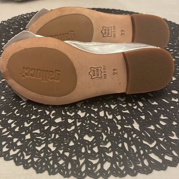 GALLUCCI Silver Metallic Ballets Flats Bow 11 - Picture 6 of 6